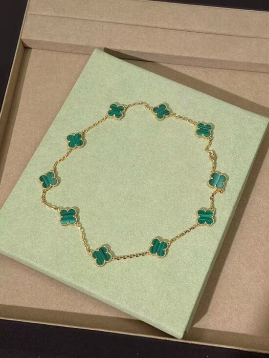 Van Cleef & Arpels Jewelry - Van Cleef & Arpels green necklace